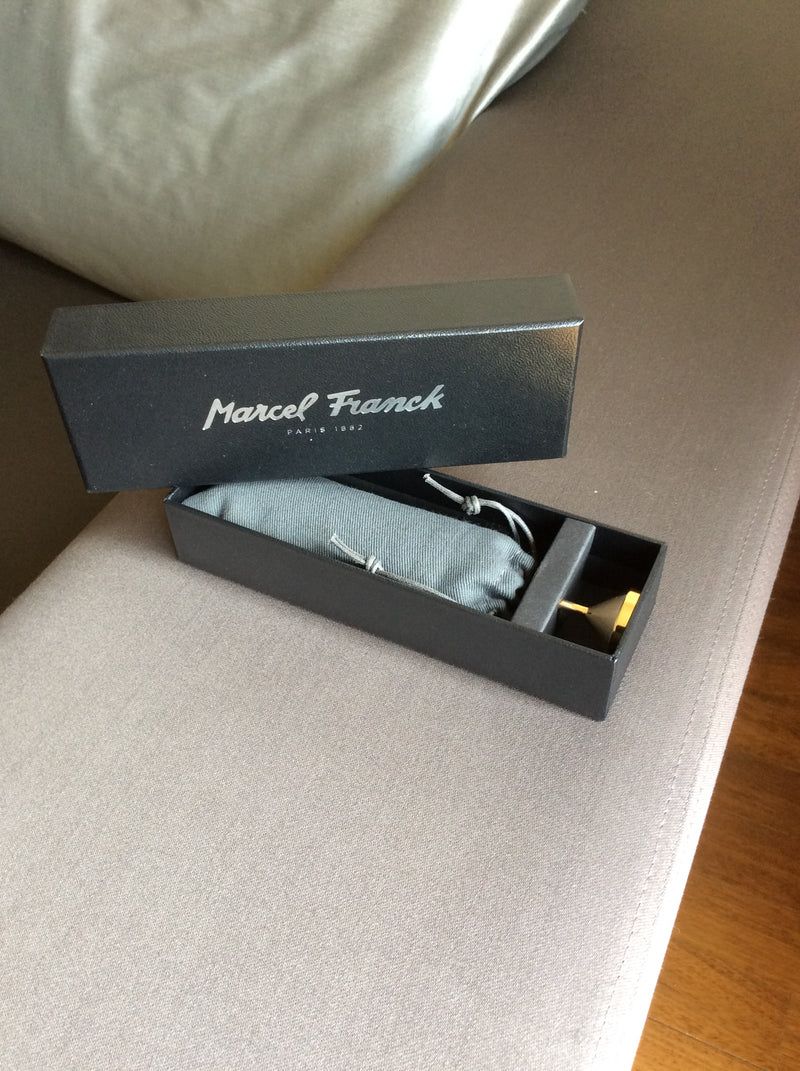 TRAVEL/PURSE PERFUME ATOMIZER: EXCHANGEABLE VIAL, CELULOSE, BLACK